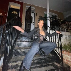 Meet your Posher, Mossi